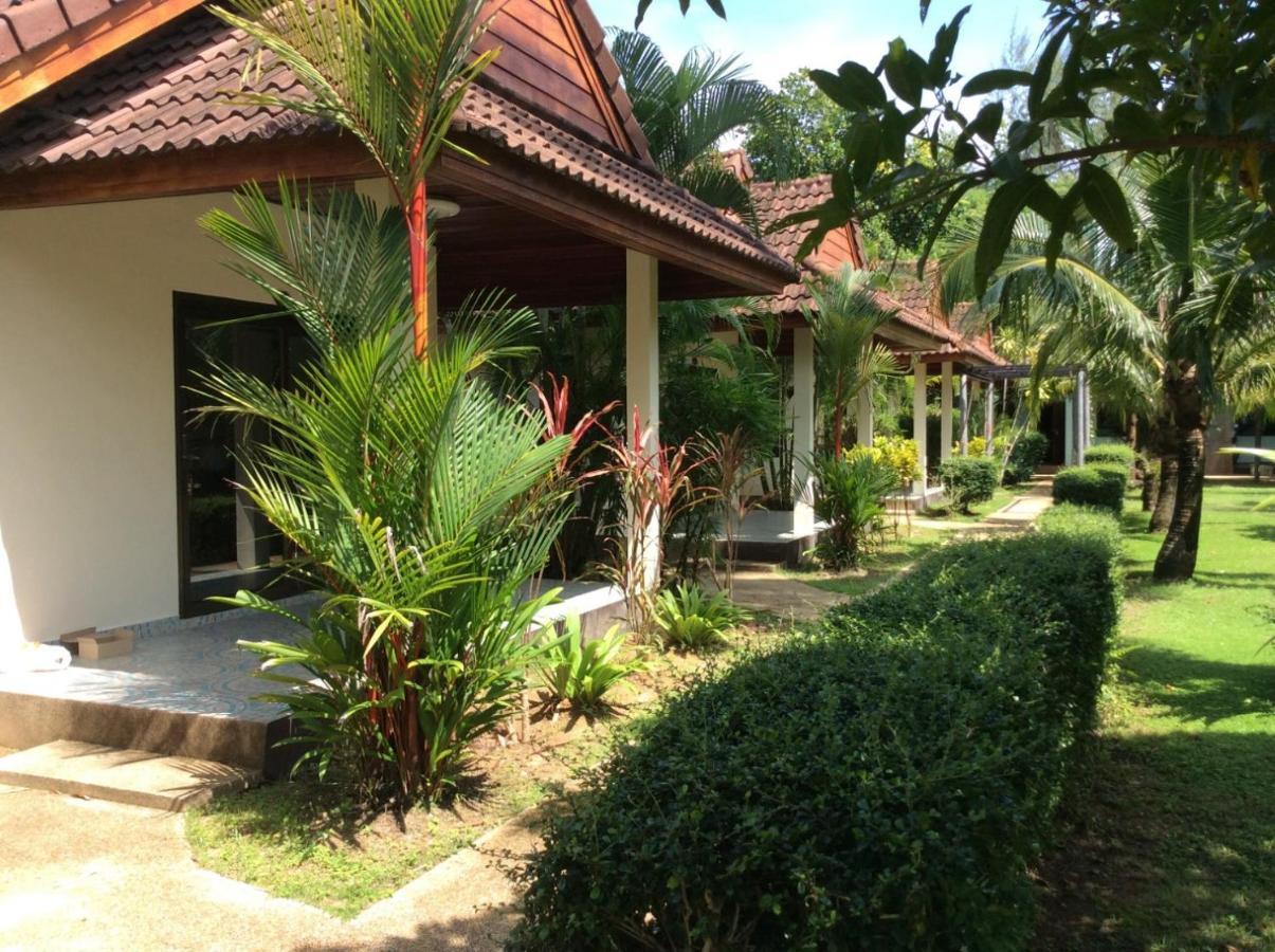 Cousin Resort Khao Lak Bagian luar foto
