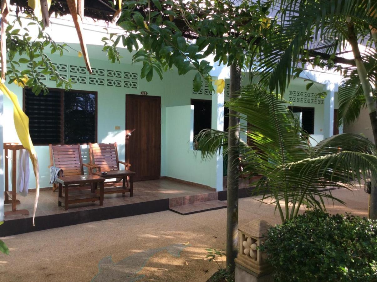 Cousin Resort Khao Lak Bagian luar foto